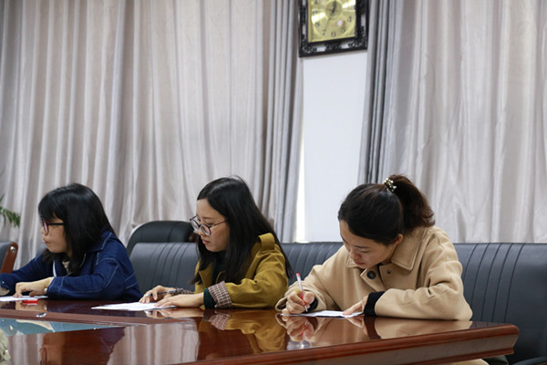 学生座谈会 (3).JPG 学生座谈会 (3).JPG
